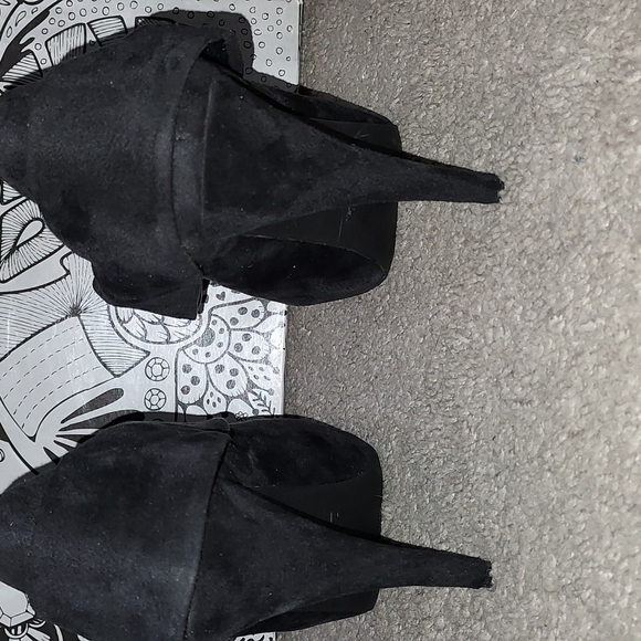 Z London black suede peep toe booties size 7.5 - Picture 6 of 9